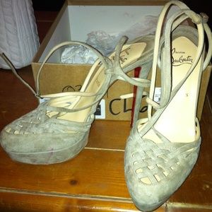 💯 Christian Louboutin 4.5" heels